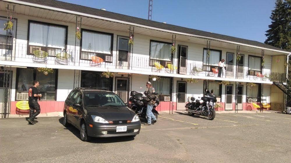 Bay Lake Inn - Frontiersman Motel Latchford Bagian luar foto