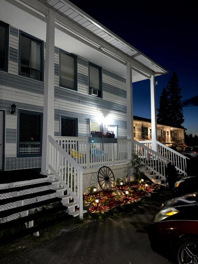 Bay Lake Inn - Frontiersman Motel Latchford Bagian luar foto