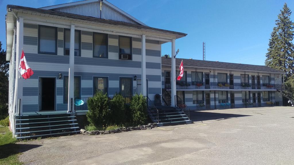 Bay Lake Inn - Frontiersman Motel Latchford Bagian luar foto